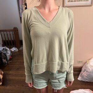 Green women’s size XS long sleeve tee brand Lulus, v neck